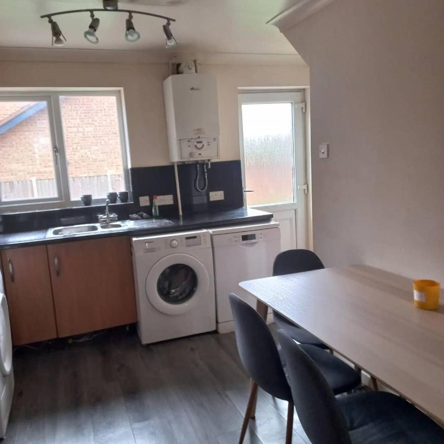Hamilton 3 Bedrooms 10 Minutes From City Centre レスター エクステリア 写真